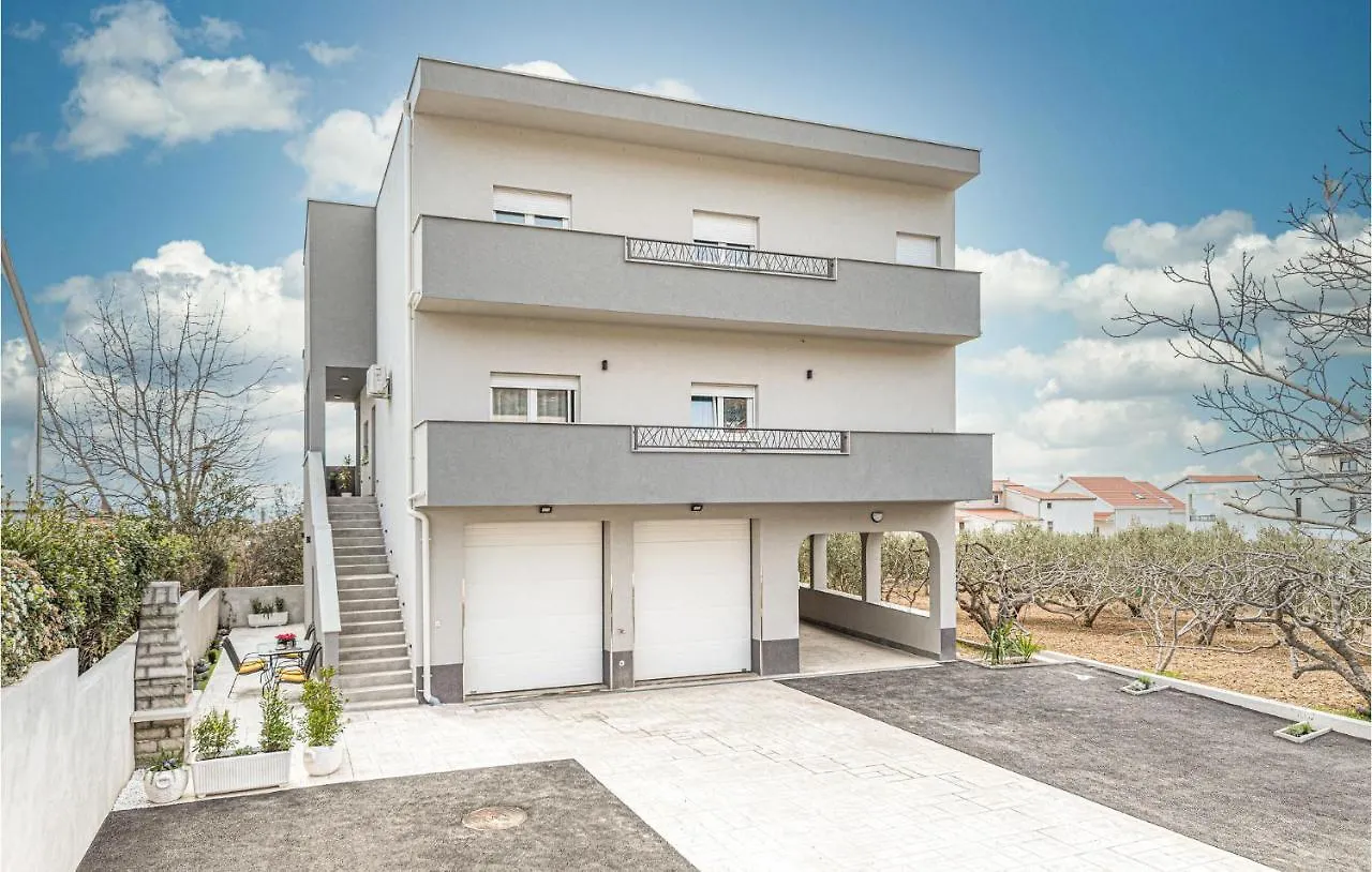Awesome Apartment In Kastel Gomilica With Kitchen Kastela