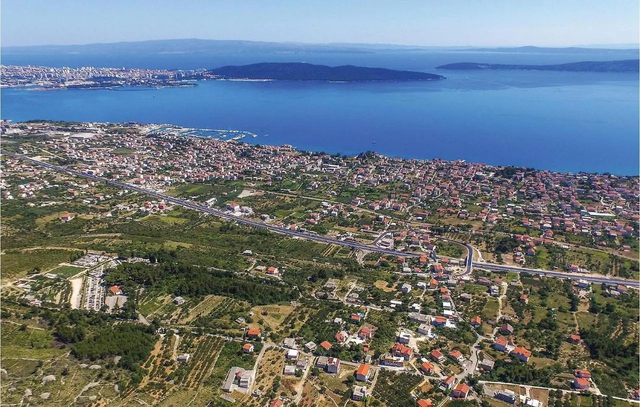 Awesome Apartment In Kastel Gomilica With Kitchen Kastela