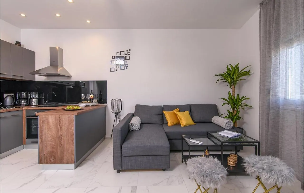 Awesome Apartment In Kastel Gomilica With Kitchen Kastela