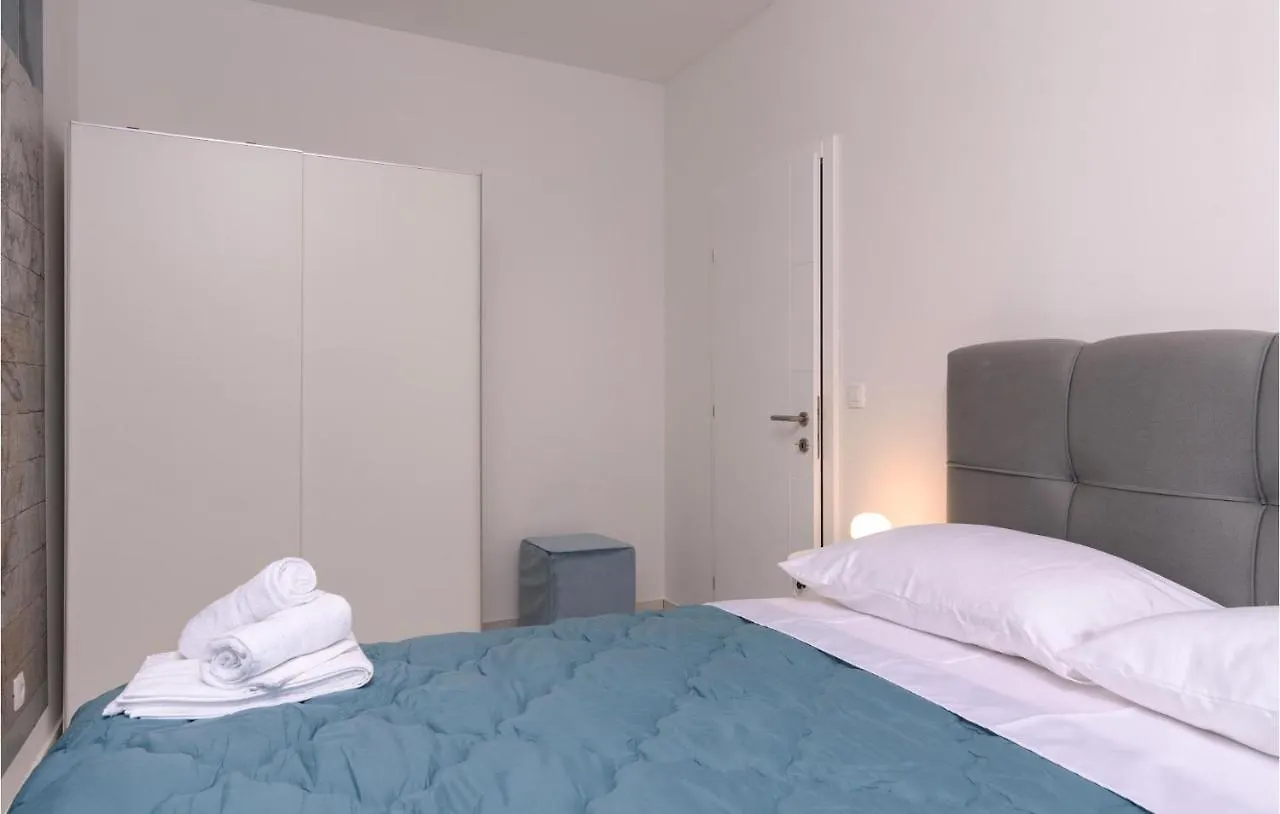 Awesome Apartment In Kastel Gomilica With Kitchen Kastela